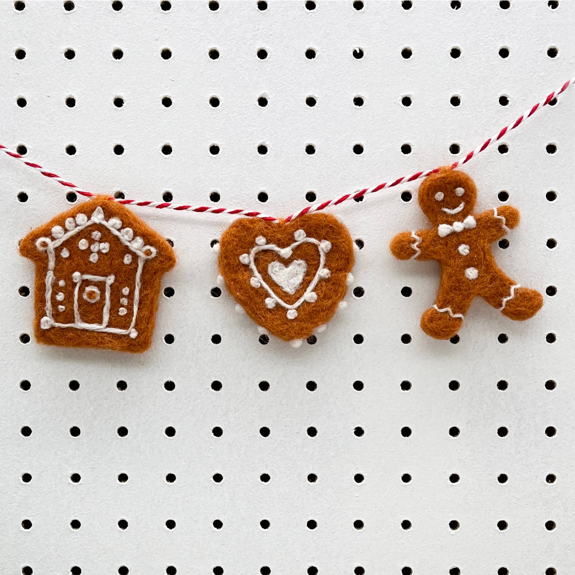 Needle Felting Kit, Gingerbread Decorations. Christmas craft