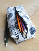 Fat Quarter: One-Piece Projects:  25 Projects to Make from Short Lengths of Fabric