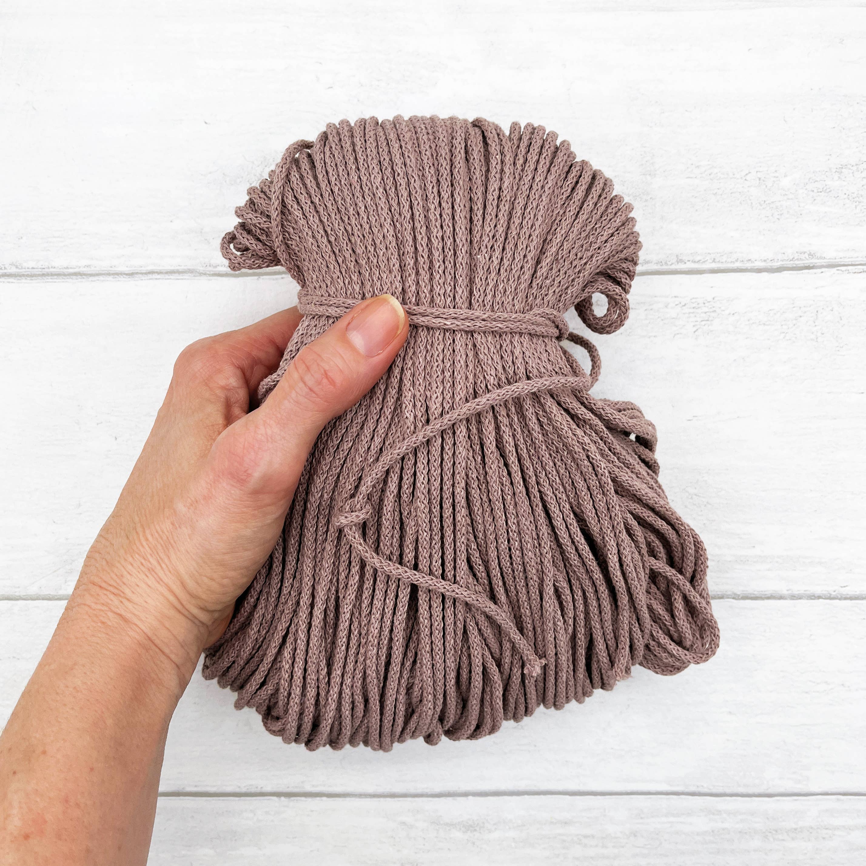 Macrame Kit, Baskets - Mauve - Learn to make a set of three